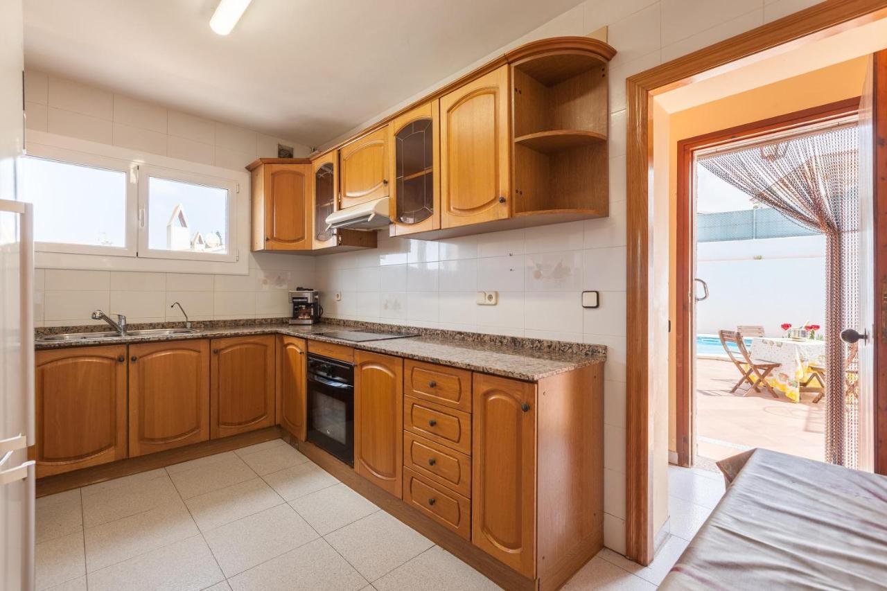 Villa Lilia Vilanova i la Geltru Exterior photo