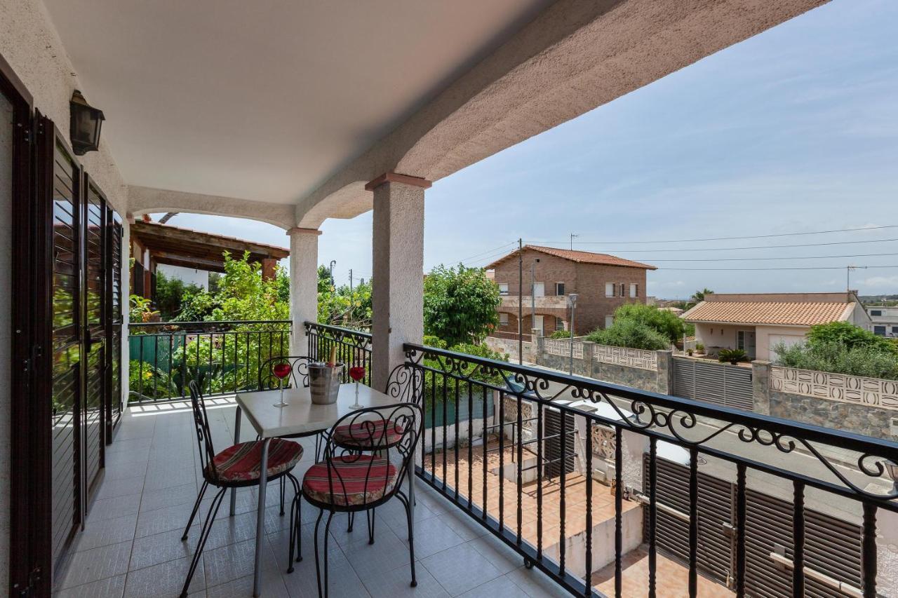 Villa Lilia Vilanova i la Geltru Exterior photo